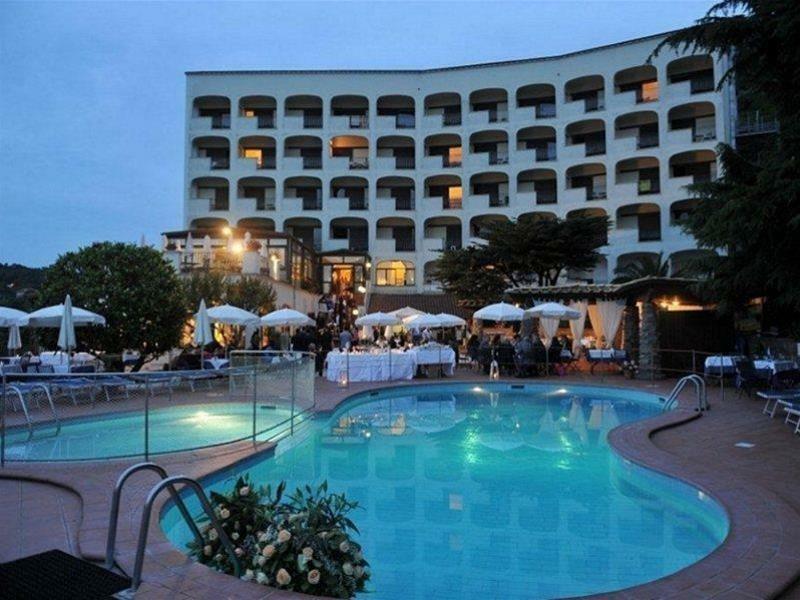 Grand Hotel Hermitage SantʼAgata sui Due Golfi Εξωτερικό φωτογραφία
