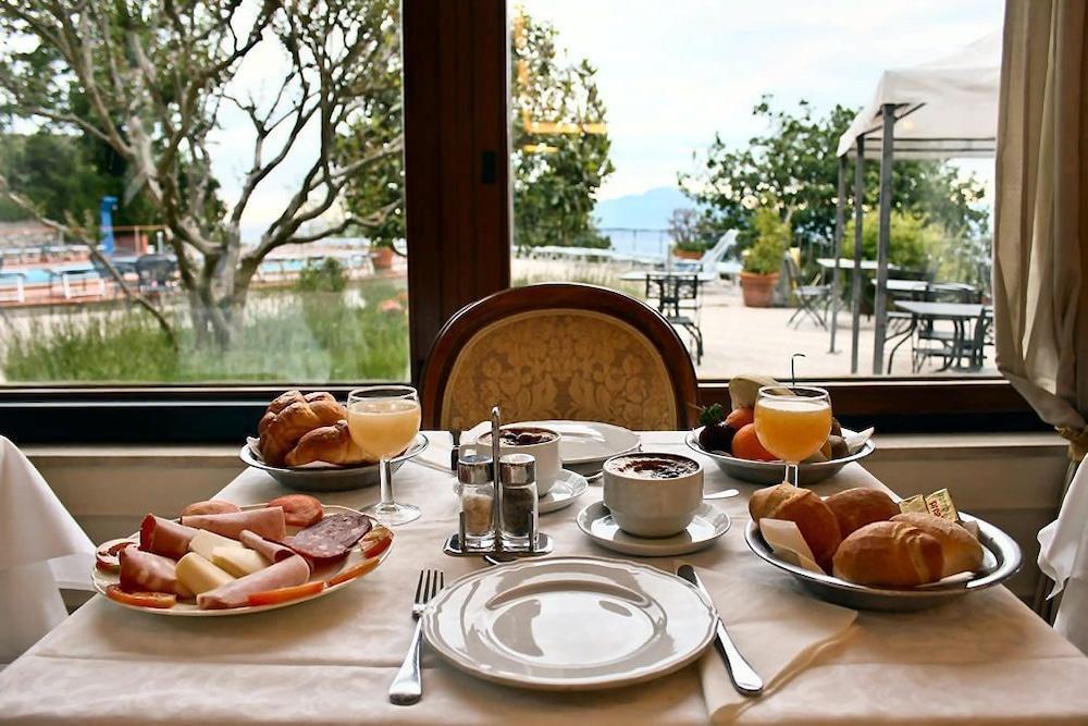 Grand Hotel Hermitage SantʼAgata sui Due Golfi Εξωτερικό φωτογραφία